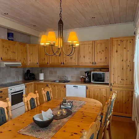 Koselig Med Flott Utsikt Leilighet