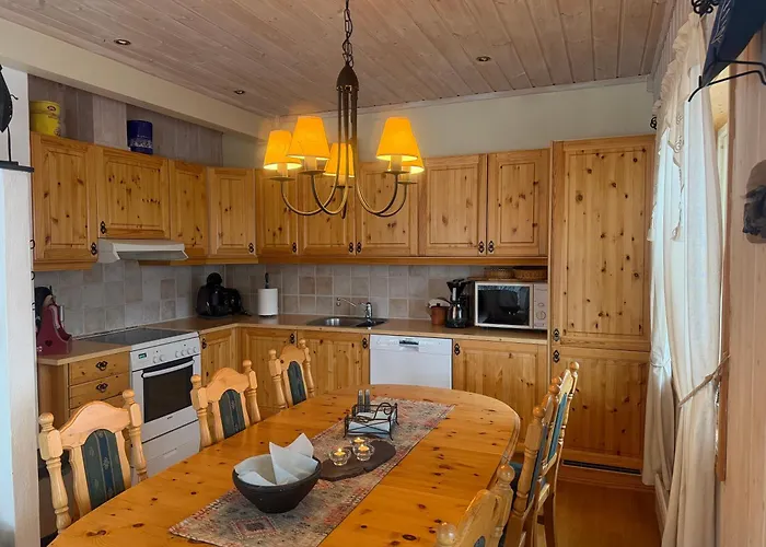 Koselig Med Flott Utsikt Leilighet